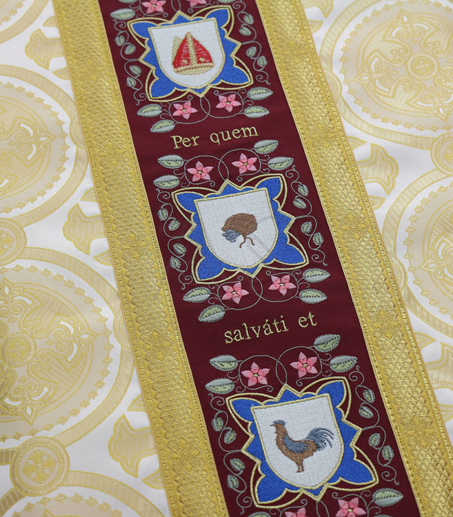 Seiden-Kasel "Passion und Auferstehung Jesu Christi" F820-F8
