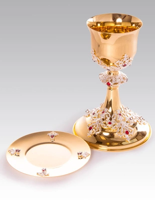 Mass chalice with paten, decorated of rubies
