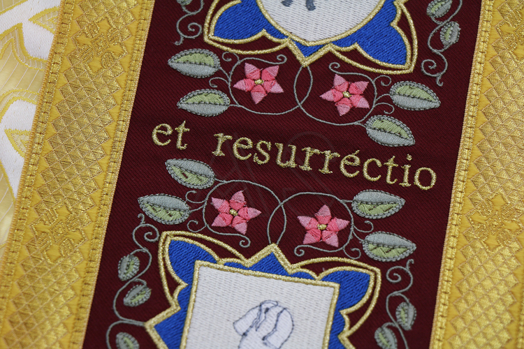 Seiden-Kasel "Passion und Auferstehung Jesu Christi" F820-K8